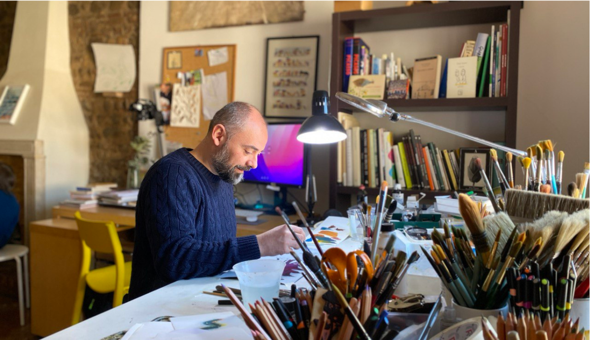 Alessandro Sanna a lavoro nel suo studio